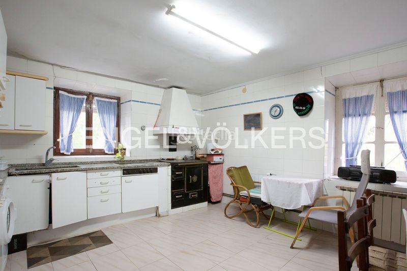Foto cc51a03c-a4d8-481b-b818-c81a4e948930. Casa amb calefacció a Gernika - Lumo