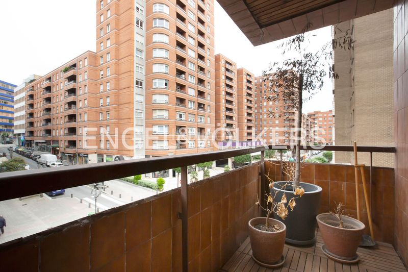 Foto cd5dc5f6-df30-42af-bf3b-df93cbcb9575. Pis amb calefacció aparcament a San Pedro de Deusto - La Ribera Bilbao