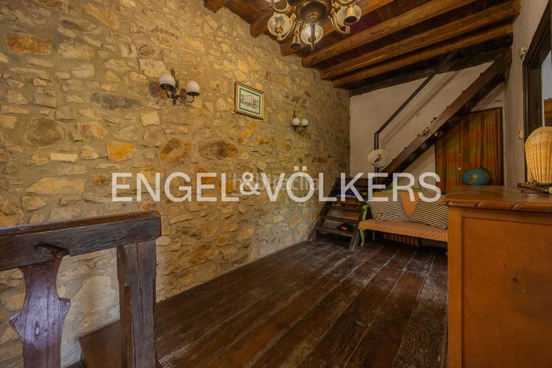 Foto 54d52d23-2bc5-43d3-a2a8-fe35bde711c0. Casa adossada amb calefacció a Elorrio