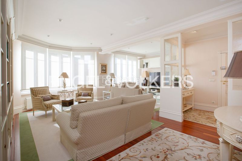 Foto b1106141-3dc9-4f5f-acf1-070f590c3a58. Pis amb calefacció a Zona Indautxu Bilbao