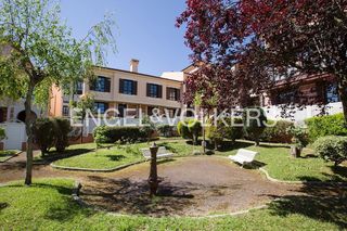 Miete Reihenhaus in Santa María de Getxo. Chalet pareado en urbanización privada con piscina
