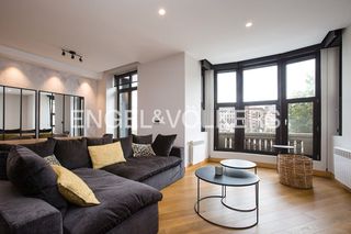 Rent Flat in Casco Viejo. Vivienda reformada en edificio emblemático