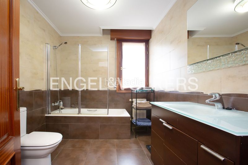 Foto ce9cb736-19f4-4c4e-b7c3-8ced5f7fbdd4. Casa amb calefacció aparcament a Barrika
