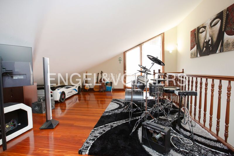 Foto f328bed3-f885-4873-8ace-f3e3a92b250e. Casa amb calefacció aparcament a Barrika