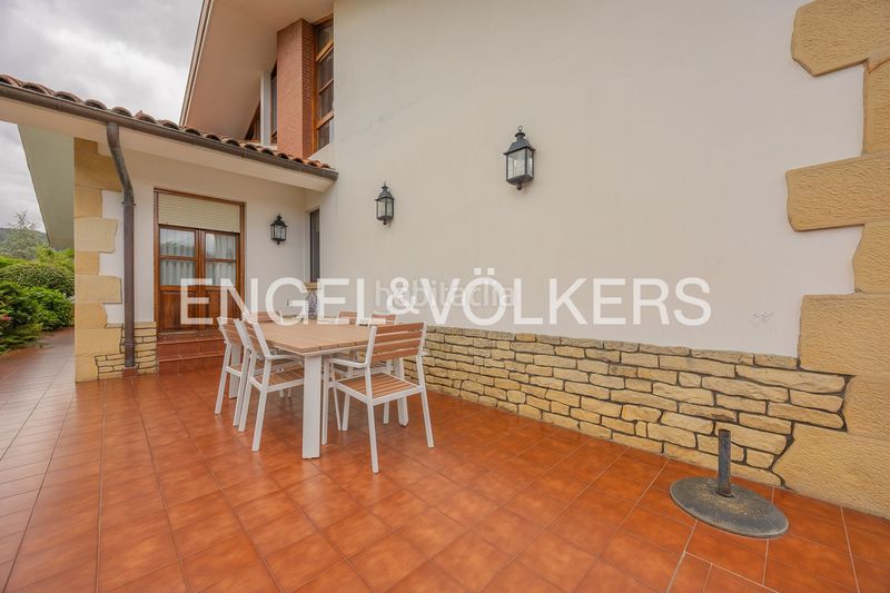 Foto 5a4ddded-800d-4349-bd8a-81ea37ad4880. Casa amb calefacció aparcament piscina a Loiu