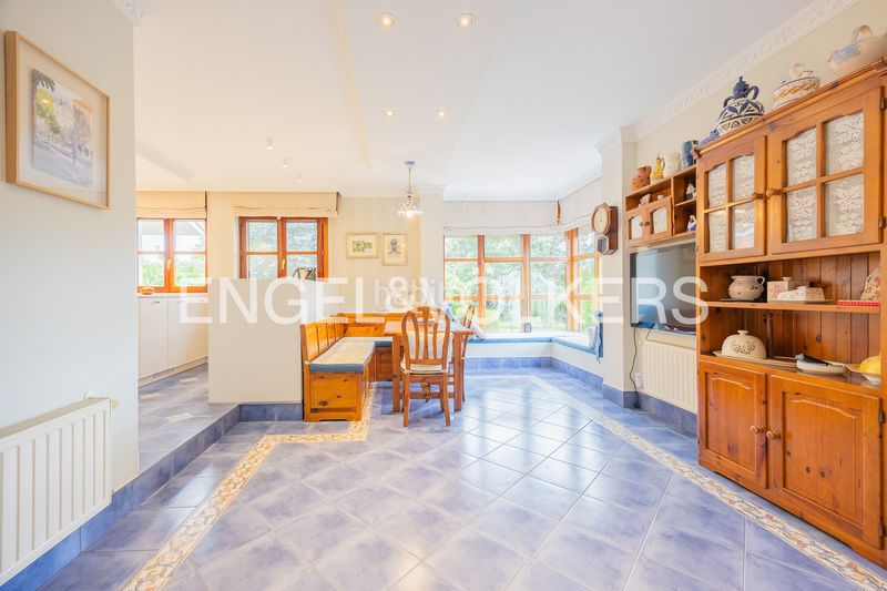 Foto b5ea0582-d98b-456c-b03b-a12e7720b6ae. Casa amb calefacció aparcament piscina a Loiu