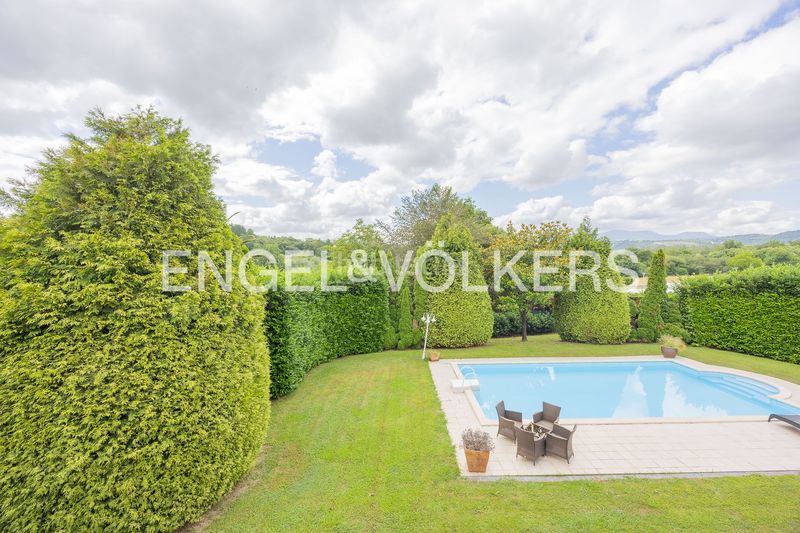 Foto ba373666-b01d-40d6-9d70-029be47bfc14. Casa amb calefacció aparcament piscina a Loiu