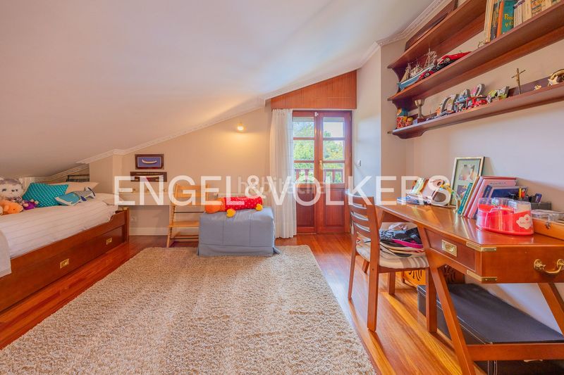 Foto c29e50a7-728f-457a-9d1d-0aacb1ad216b. Casa amb calefacció aparcament piscina a Loiu