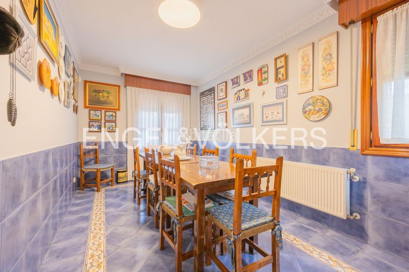 Foto d94244ae-bdca-4114-be47-59a8528b575d. Casa amb calefacció aparcament piscina a Loiu