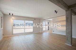 Penthouse in Santa María de Getxo. Moderno piso con terraza con vistas al mar en arrigunaga