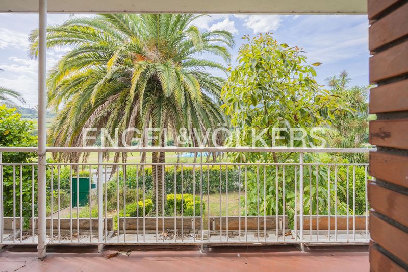 Foto 035ae788-8f85-435b-aa17-bb8010e84e86. Casa exclusiva finca con cuatro viviendas independientes. en Abanto y Ciérvana / Abanto Zierbena