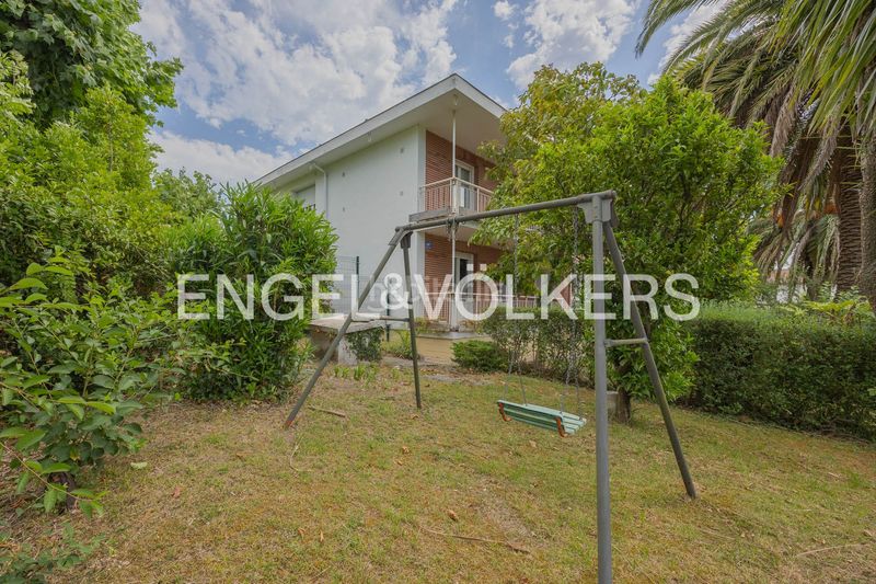 Foto 2822e75e-9606-44cd-88fb-f8384ed857ff. Casa exclusiva finca con cuatro viviendas independientes. en Abanto y Ciérvana / Abanto Zierbena