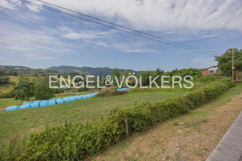 Foto 2df59323-0815-4474-8e45-e18272bff2ca. Casa exclusiva finca con cuatro viviendas independientes. en Abanto y Ciérvana / Abanto Zierbena