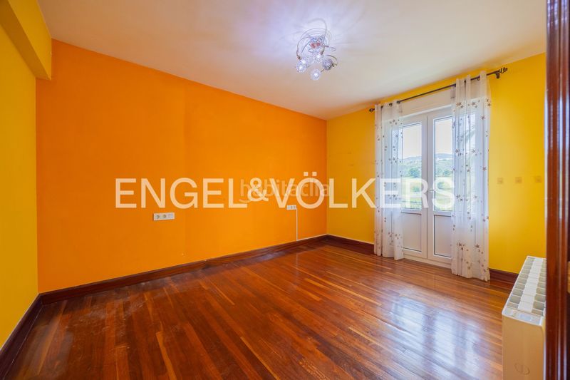 Foto 32c2a620-4038-42a6-9a4a-fd9a6a610d57. Casa exclusiva finca con cuatro viviendas independientes. en Abanto y Ciérvana / Abanto Zierbena