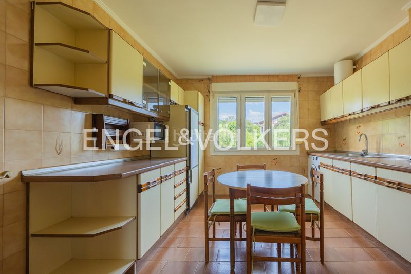 Foto 36cc5735-a12d-4733-b8bf-b8fc31b74db6. Casa exclusiva finca con cuatro viviendas independientes. en Abanto y Ciérvana / Abanto Zierbena