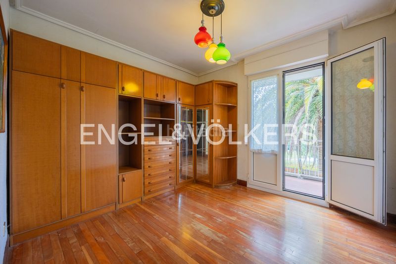 Foto 37481f4a-b389-4e46-8e41-599edee3468d. Casa exclusiva finca con cuatro viviendas independientes. en Abanto y Ciérvana / Abanto Zierbena