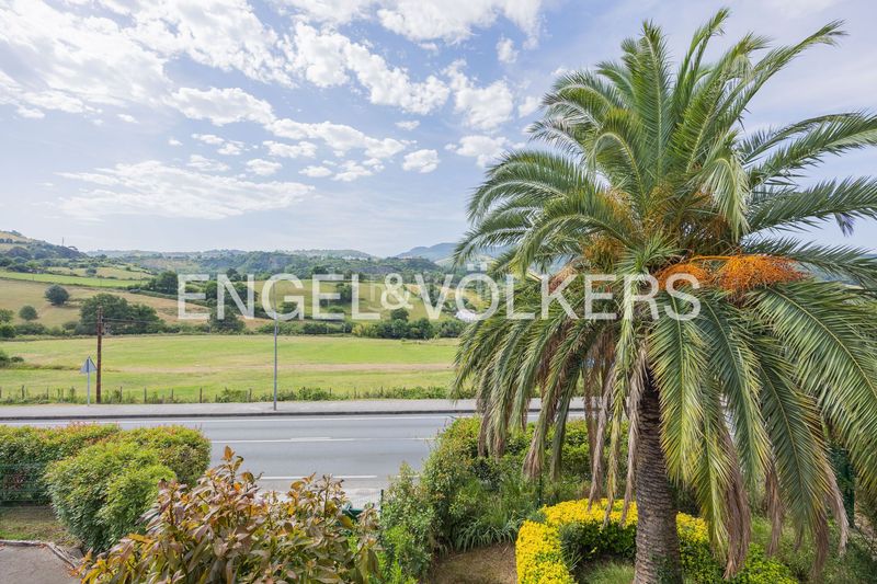 Foto 4d7cd19b-dde6-4275-b1fa-bad7c39f2b08. Casa exclusiva finca con cuatro viviendas independientes. en Abanto y Ciérvana / Abanto Zierbena