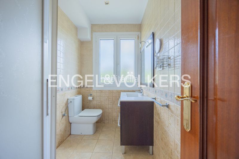 Foto 8236de01-7c7b-49e6-b62c-297e4ab8bd54. Casa exclusiva finca con cuatro viviendas independientes. en Abanto y Ciérvana / Abanto Zierbena