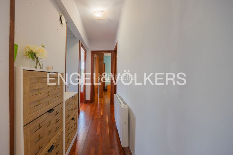 Foto 956bb8fd-9d28-491d-8c61-de801d5b159e. Casa exclusiva finca con cuatro viviendas independientes. en Abanto y Ciérvana / Abanto Zierbena