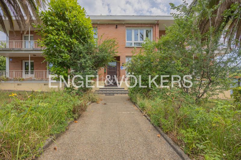 Foto 9aed4069-c70d-48ab-b9bd-065173342dc2. Casa exclusiva finca con cuatro viviendas independientes. en Abanto y Ciérvana / Abanto Zierbena
