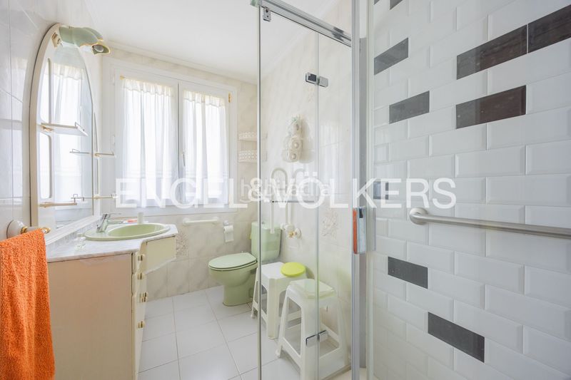 Foto c2045f93-7e2f-4ae0-9919-3e701e305320. Casa exclusiva finca con cuatro viviendas independientes. en Abanto y Ciérvana / Abanto Zierbena
