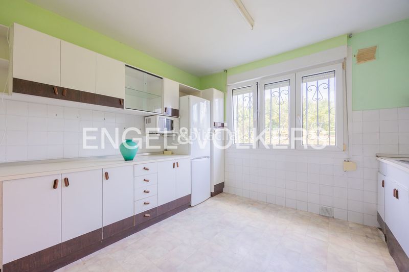 Foto eeb65041-f5a5-455d-95d0-e974c90df843. Casa exclusiva finca con cuatro viviendas independientes. en Abanto y Ciérvana / Abanto Zierbena