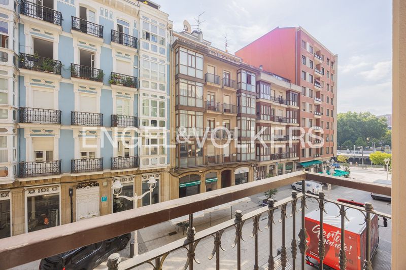 Foto 04e30496-ed19-46b0-a1e5-403a78fb020f. Pis amb calefacció aparcament a Plaza Circular Bilbao