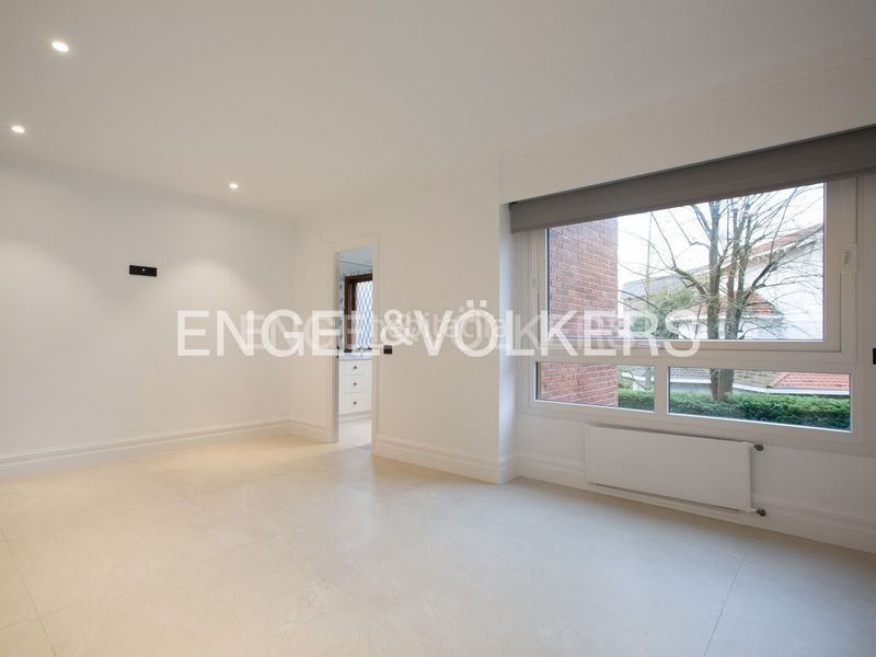 Foto cecfae1b-63e6-4345-8673-43b910e6da6f. Rent flat with heating parking in Neguri Getxo