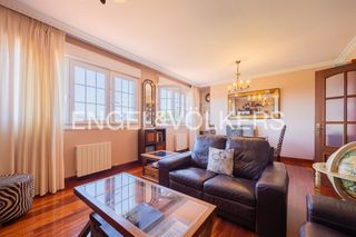 Appartamento in Berango. Vivienda reformada con garaje y trastero junto al metro de beran