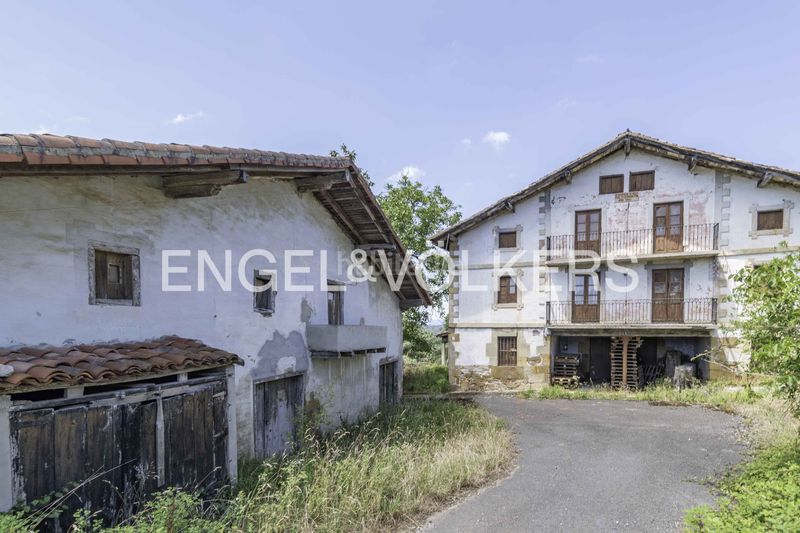 Foto ed7d061e-edbc-4bb2-a948-87ffa294d7f5. Casa amb calefacció a Muxika