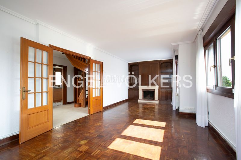 Foto 620c84dc-c04b-4dbc-82d9-ce86d0c2e66a. Casa adossada amb calefacció aparcament a santa maría de Getxo Getxo