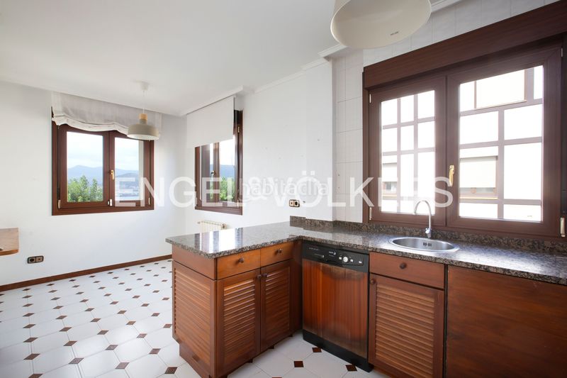 Foto 8f5fcf7d-f7b8-4e87-8425-5ea2caaefbb3. Casa adossada amb calefacció aparcament a santa maría de Getxo Getxo