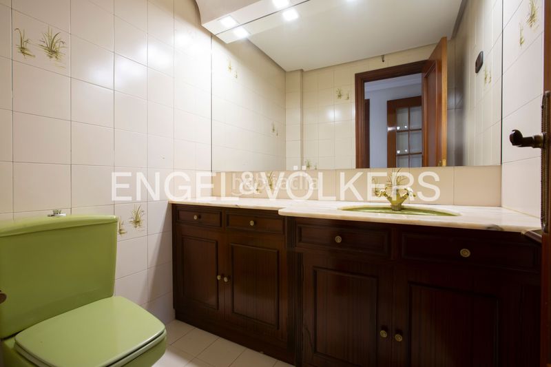 Foto eddaf4bf-df47-4b70-822a-6b0bc0efdf32. Casa adossada amb calefacció aparcament a santa maría de Getxo Getxo