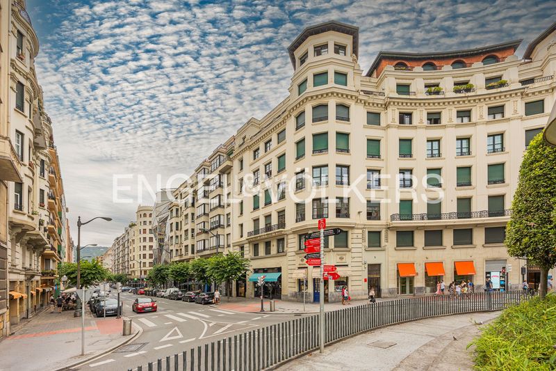 Foto 09d6de7a-9649-41c9-b0ed-0b16b63b099f. Pis amb calefacció a Alhóndiga Bilbao
