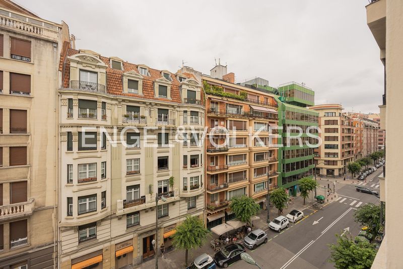 Foto cf49f9fc-4e74-4c2f-a58d-6bffb8a6f333. Pis amb calefacció a Alhóndiga Bilbao