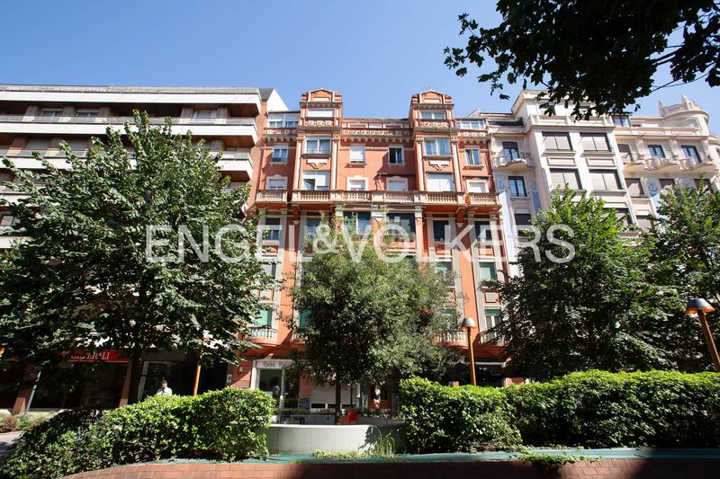Foto a78ff7bc-a360-4991-be1b-f9ba21f84fd3. Ático  exterior en el corazón de indautxu, calle maría díaz de haro en Bilbao