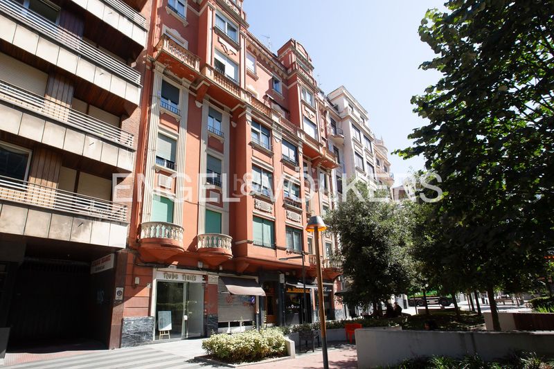 Foto fd22235a-cf5e-4603-98b9-69eef1f06972. Ático  exterior en el corazón de indautxu, calle maría díaz de haro en Bilbao