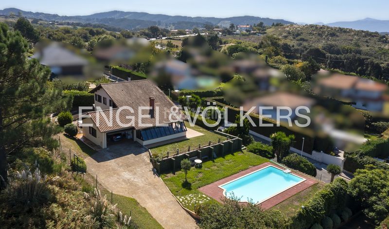 Foto 1298c3ae-12b1-4649-9ebf-059c972310f9. Casa con riscaldamento parcheggio piscina in Barrika