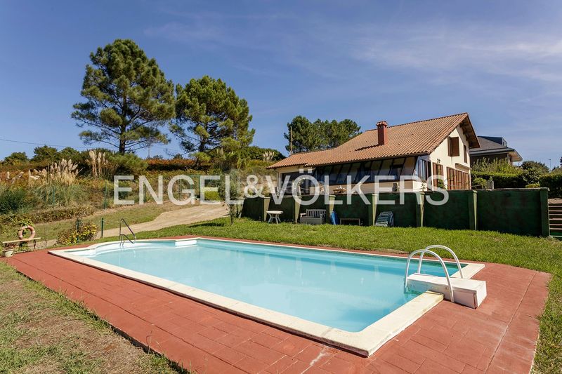 Foto c8275d35-afa5-4177-b465-a48e4231993b. Casa con riscaldamento parcheggio piscina in Barrika