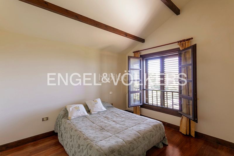 Foto cb95ca91-fc8f-44c6-9d00-f8837344aa9e. Casa con riscaldamento parcheggio piscina in Barrika