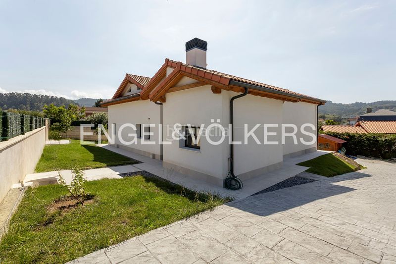 Foto 698d63e8-726a-4c69-bd3c-f6190eb73a53. Casa con riscaldamento parcheggio in Gorliz