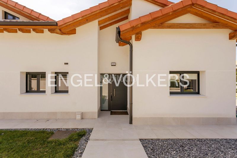 Foto b9cf717d-37ee-49da-a7b9-41be9090173a. Casa con riscaldamento parcheggio in Gorliz