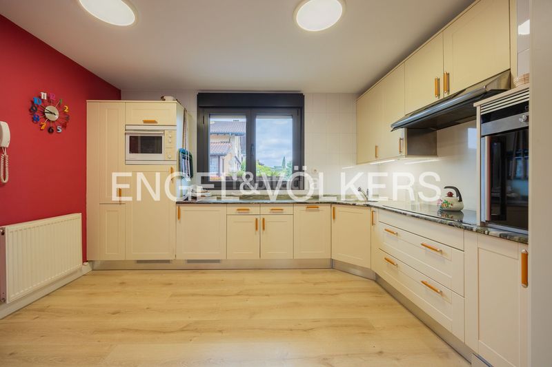 Foto 4b33efcd-df30-4215-bf93-dda5ee0a5a37. Maison jumelée avec chauffage piscine dans Abadiño