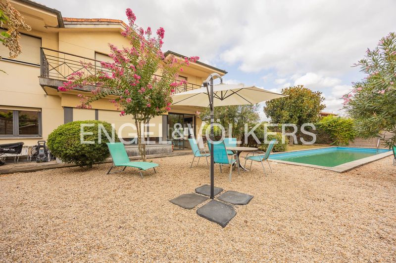 Foto 62b7f2e9-9986-4a5e-bd36-caf74d46218d. Maison jumelée avec chauffage piscine dans Abadiño