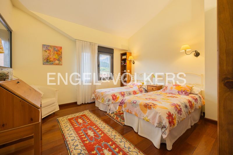 Foto e336b56e-2b4a-48cb-965c-762719a84e16. Maison jumelée avec chauffage piscine dans Abadiño