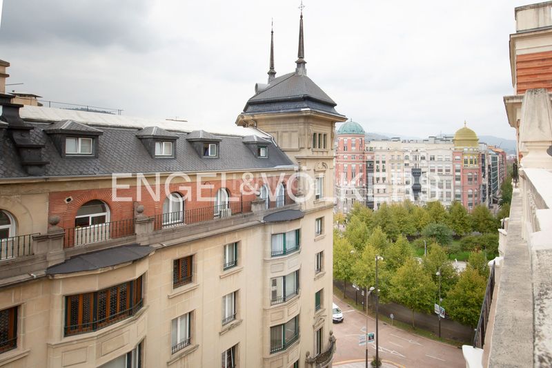 Foto fbe27a51-80fa-48a1-99ca-1be390328100. Pis amb calefacció a Abandoibarra - Guggenheim Bilbao