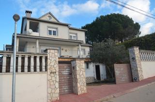 Casa  Urbanitzacio junior park. Casa con espectaculares vistas