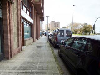 Local Comercial en Avenida Camila  Alonso Vega