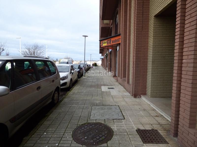 Foto a3d376e9-7523-4f15-868a-72ddb91bc868. Local comercial a Los Castros Santander