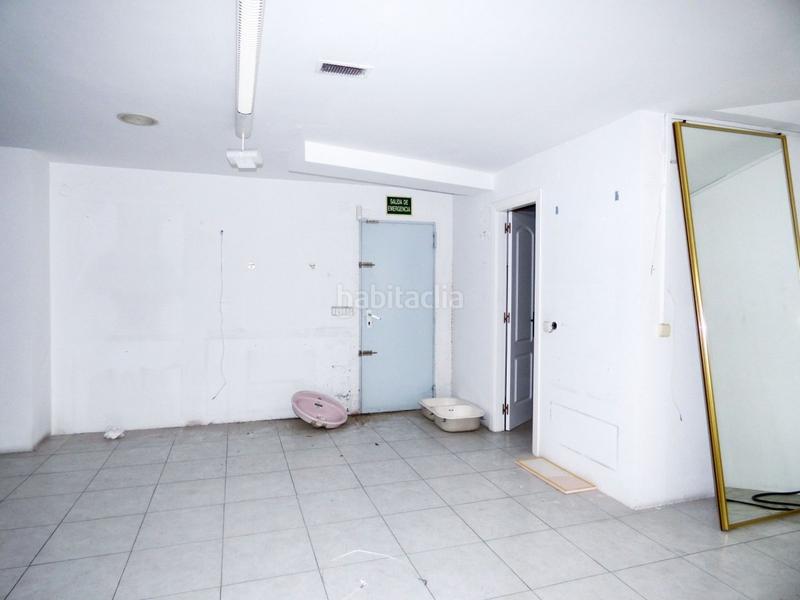 Foto c8b5fd3d-7b2f-4f05-803b-37adf999e1f2. Local comercial a Los Castros Santander